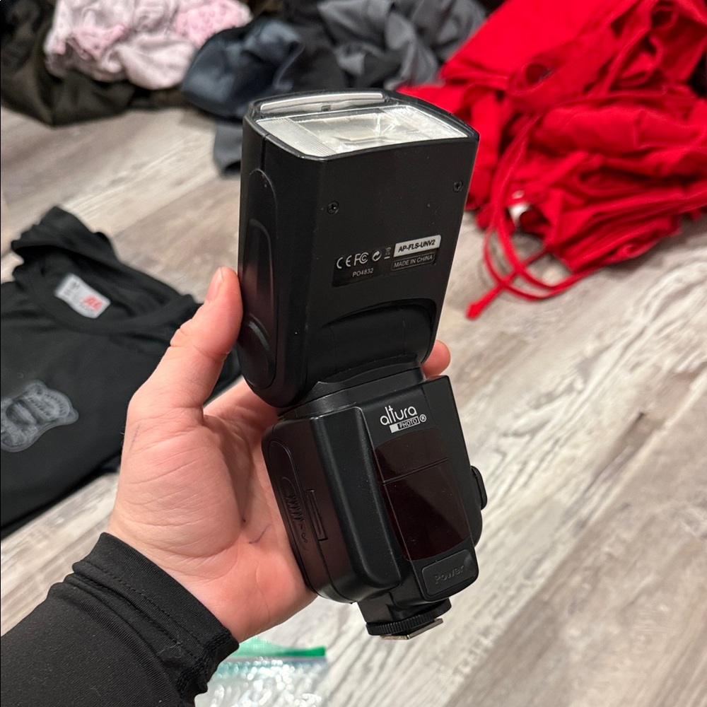 Black On-Camera Flash for DSLR & Mirrorless